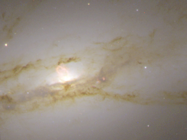 A Bubbling Galaxy Centro