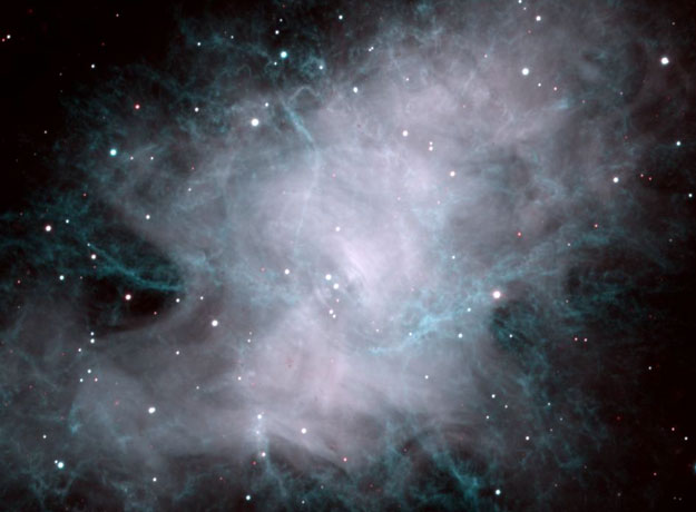 La Nebulosa del Cangrejo en Azul y Blanco
