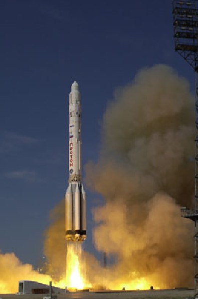 Un ruso Proton lanza Rocket Zvezda