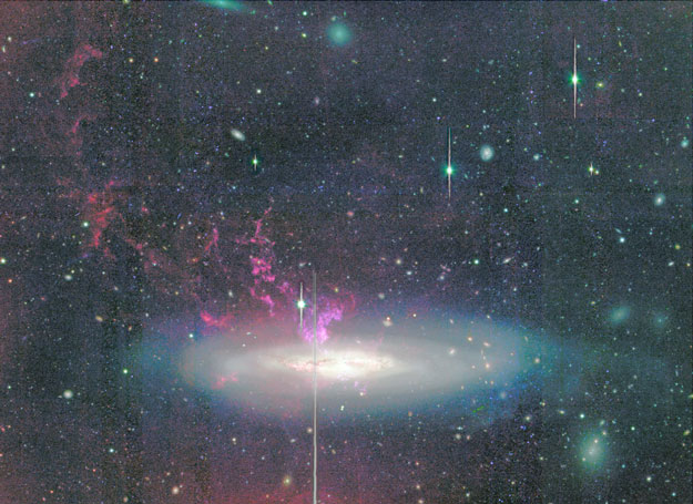 La Galaxia NGC 4388 y su Inmensa Nube de Gas