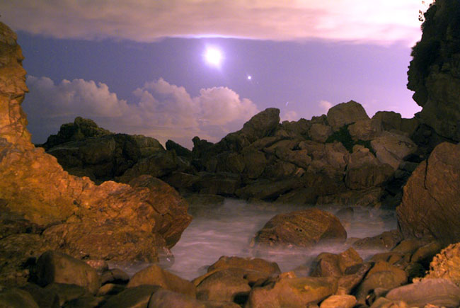 Luna y Venus en Corona Del Mar Beach