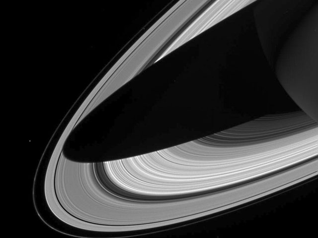 Una sombra en los anillos de Saturno