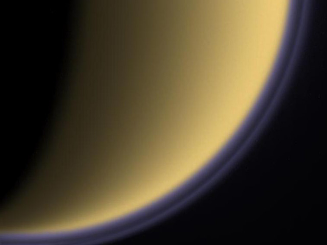 Haze au-dessus de Titan