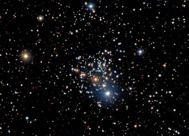 NGC 2266 Cluster Antiguo en el Nuevo Catálogo General