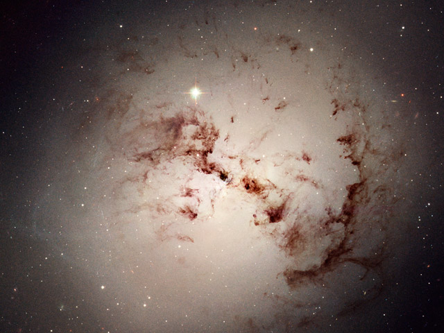 NGC 1316 Después de galaxias chocan