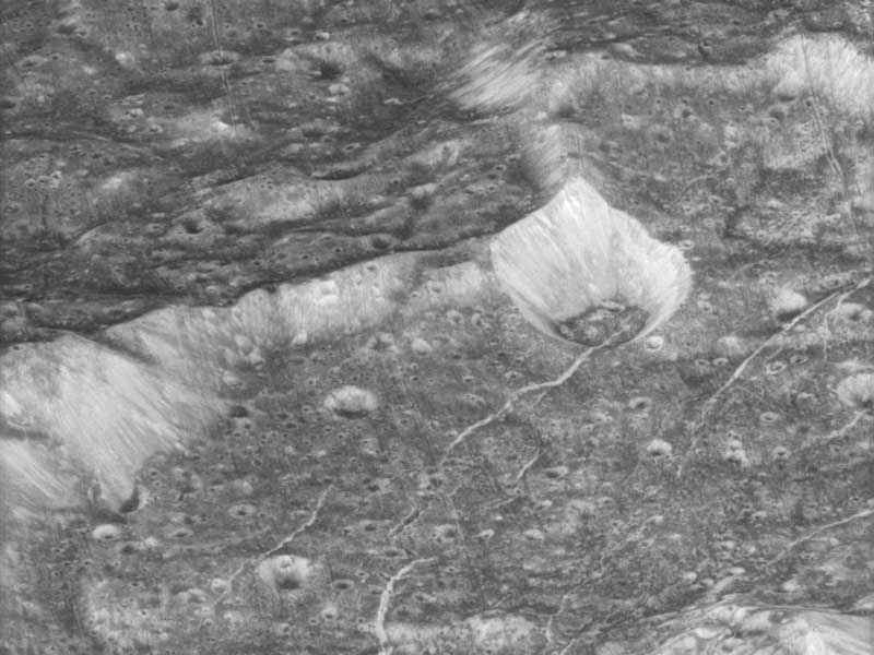 4500 Kilometerstand Over Dione