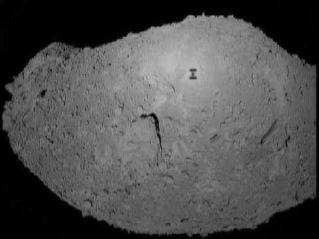 Uma Sombra em Asteroid Itokawa