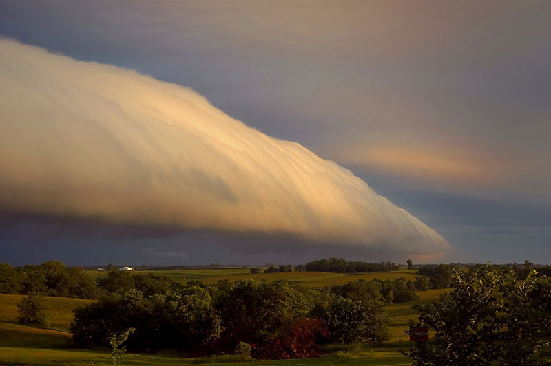 Un rotolo Cloud Nel corso del Missouri