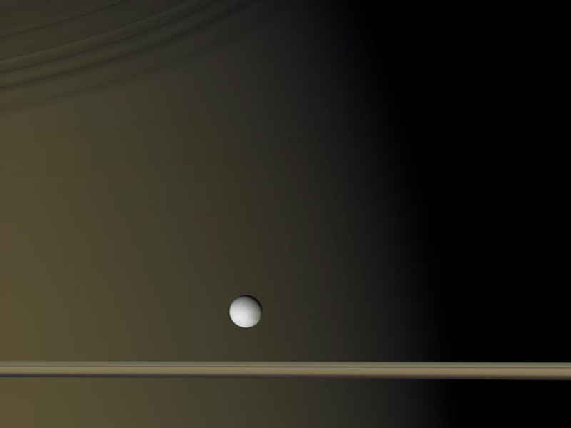 Saturno Enceladus Vicino
