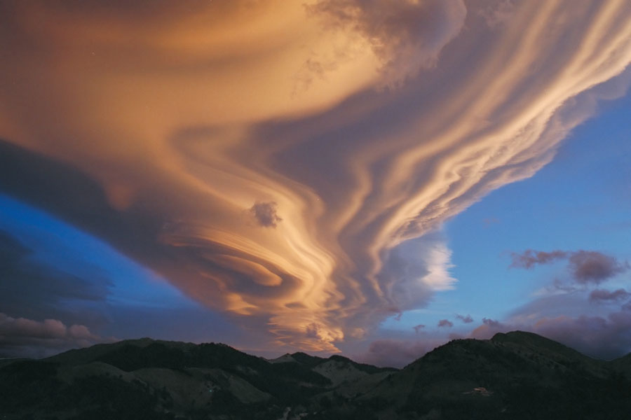Una nube lenticular sobre Nueva Zelanda