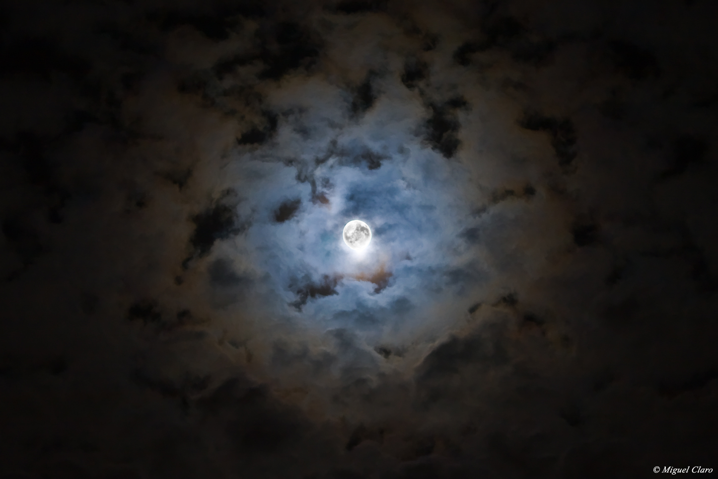 【主題攝影】今年最大最亮的滿月 - 四月的超級粉紅月亮！ | 攝影入門 Fotobeginner