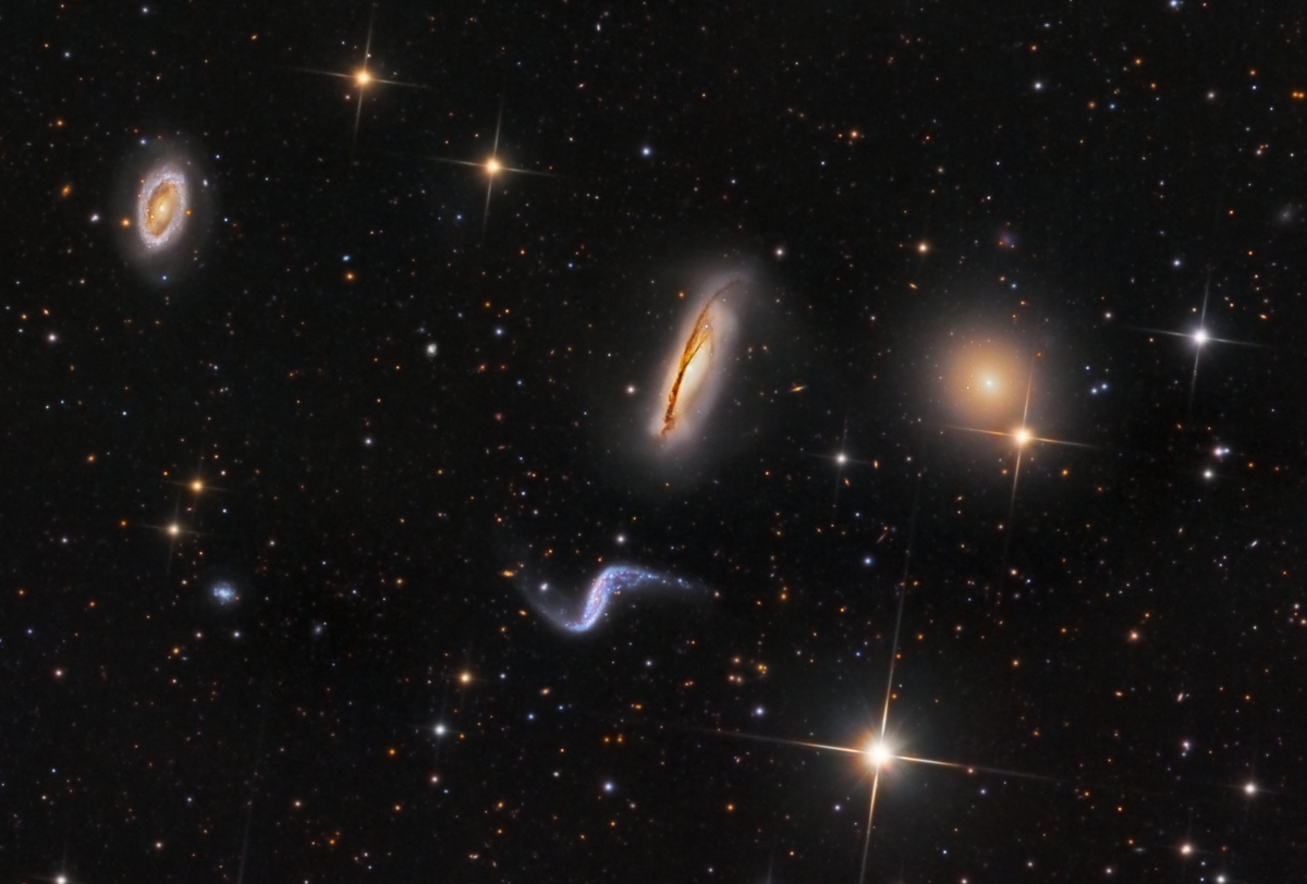 Resultado de imagen de El trío de galaxias Hickson 90