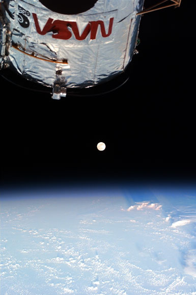 Tierra, Luna, Hubble