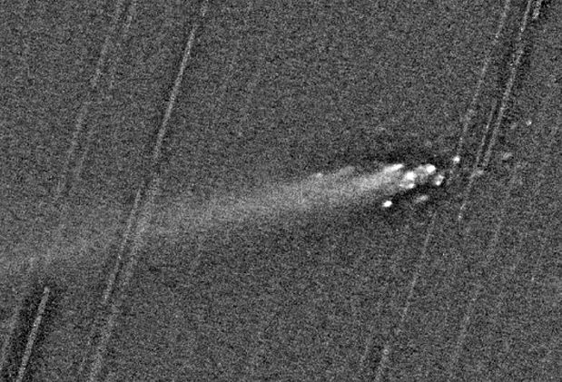 Fragmentos del cometa LINEAR