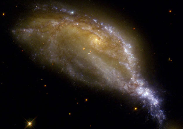 Colisión de galaxias en NGC 6745
