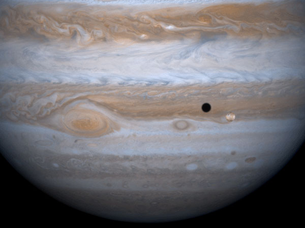 Júpiter, Io y su sombra