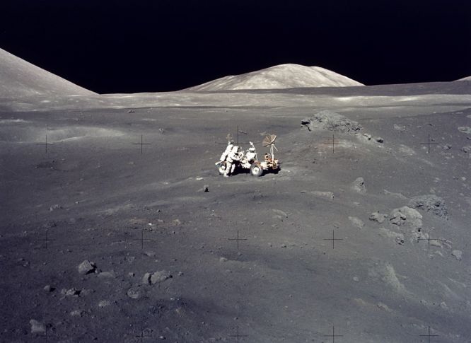 Paisaje lunar de la misión Apollo 17: una magnífica desolación
