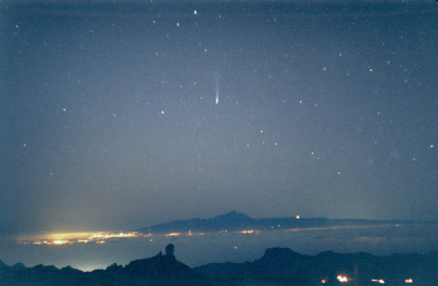 Cometa Ikeya-Zhang sobre Tenerife