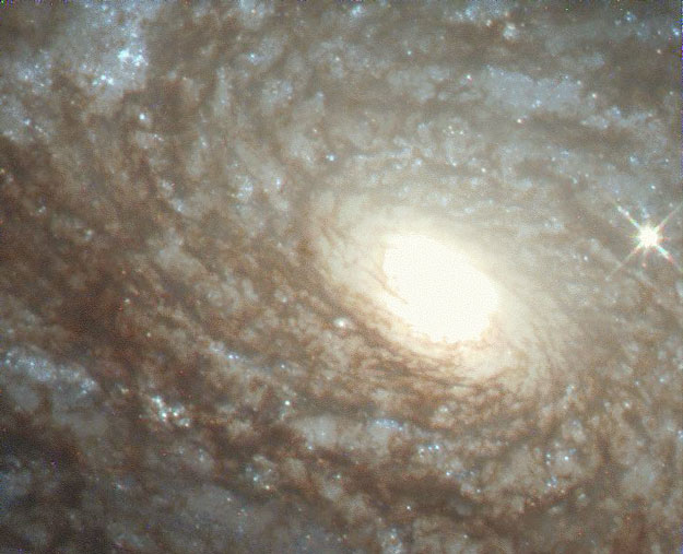 NGC 4414: Una galaxia espiral algodonada