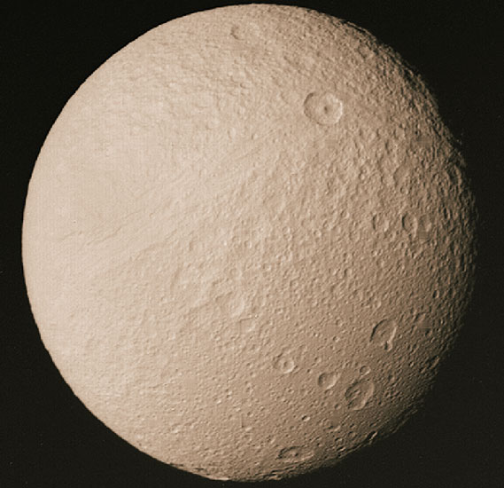 La luna de Saturno: Tetis
