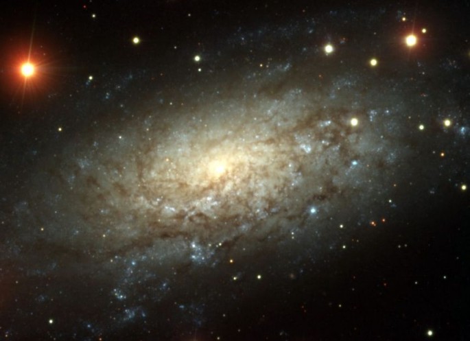 NGC 3621: Más allá del Grupo Local