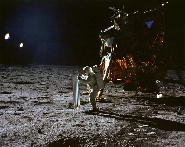Apolo 11: Recogiendo Un Poco de Sol