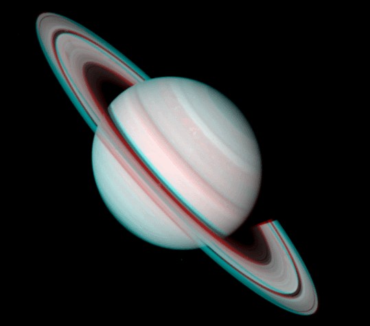Saturno en Estéreo