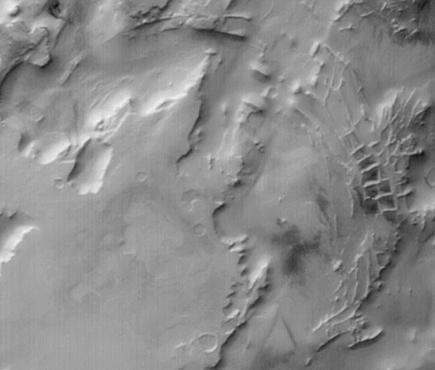 Crestas rectangulares en Marte