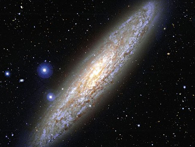 La Galaxia Espiral NGC 253, Casi de Lado
