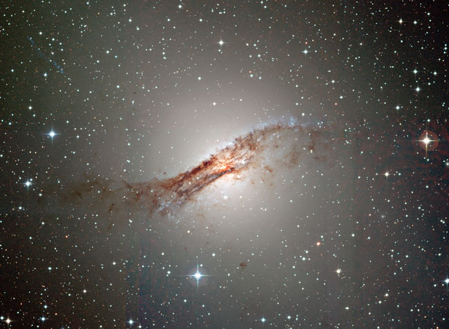 La Polvorienta Galaxia Centaurus A