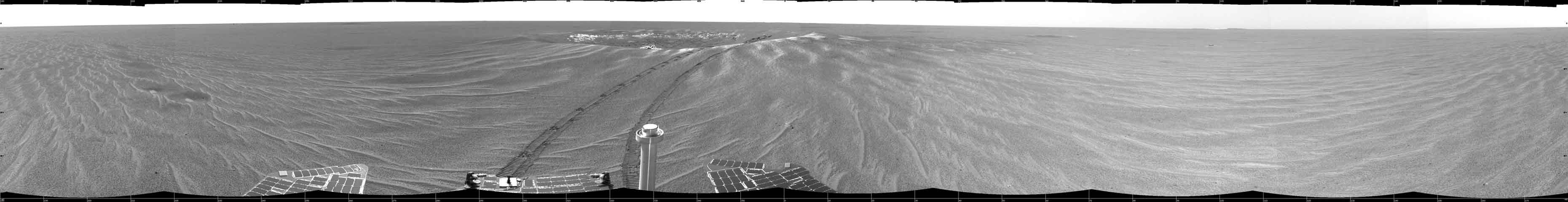 Hoyuelos intrigantes cerca del Cráter Eagle en Marte