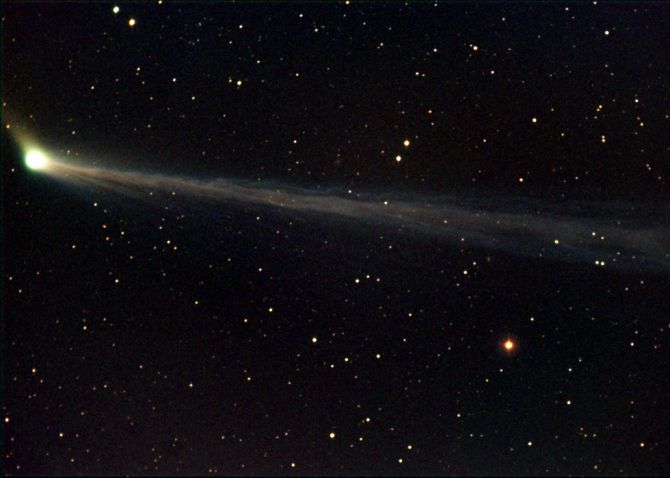 Cometa C/2002 T7 (LINEAR)