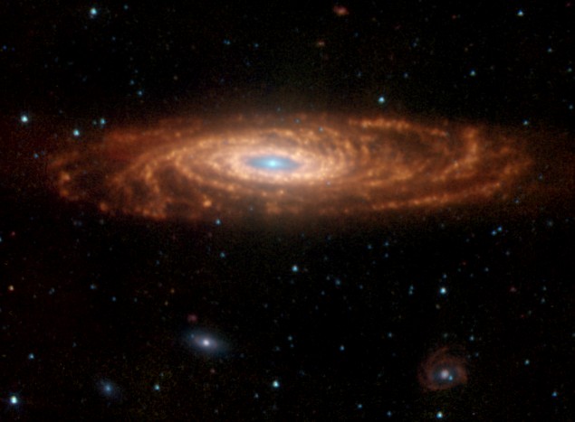 NGC 7331: una galaxia así inclinada