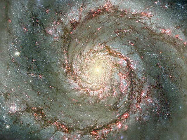 M51: la galaxia del Remolino, polvo y estrellas