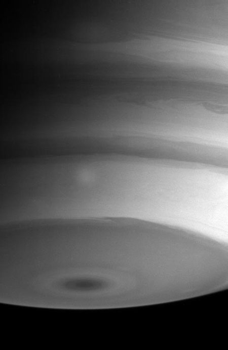 El sur de Saturno desde la Cassini