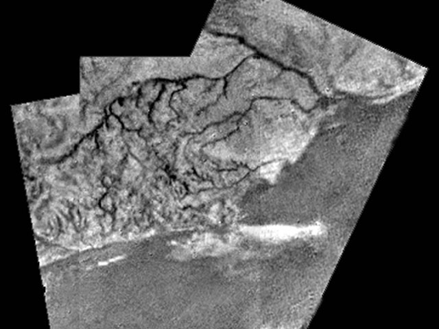 Se descubren lechos de ríos y de lagos en Titán