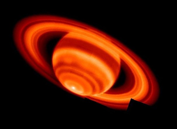 Saturno rojo