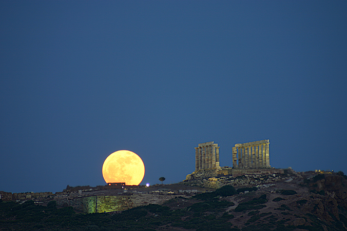 Luna naciente, Cabo Sunión, Grecia