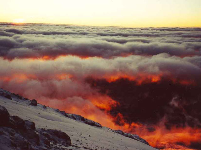 Amanecer desde el Kilimanjaro