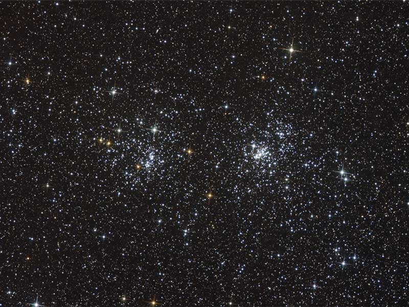 NGC 869 y NGC 884: un cúmulo estelar doble