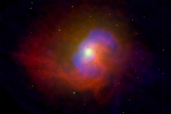NGC 4696: Energía desde un agujero negro