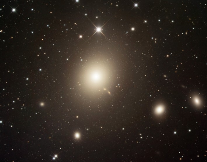 La galaxia eliptica M87