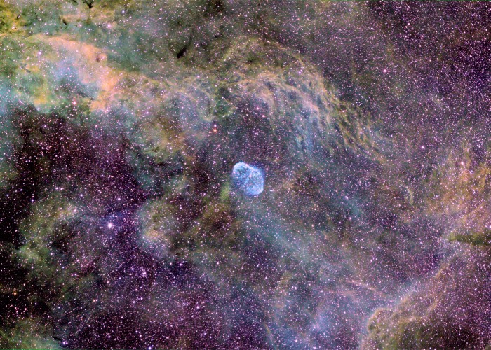 NGC 6888: Un campo estelar tricolor