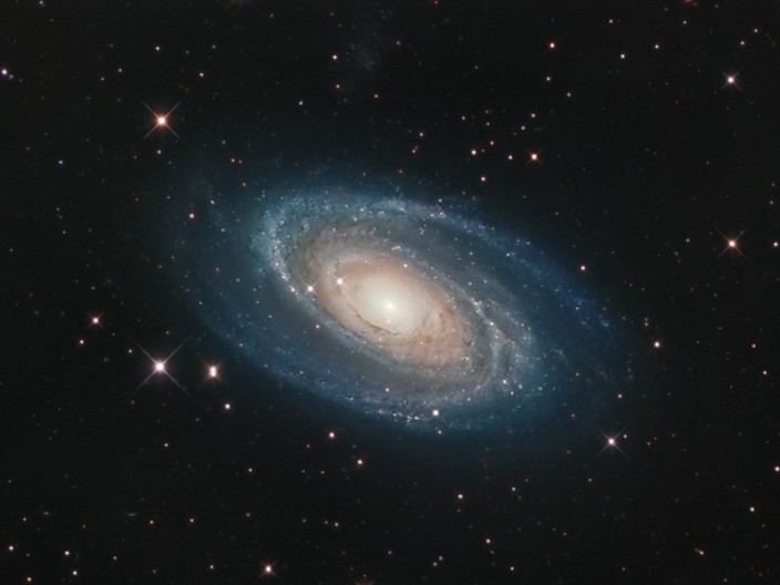 La brillante galaxia M81