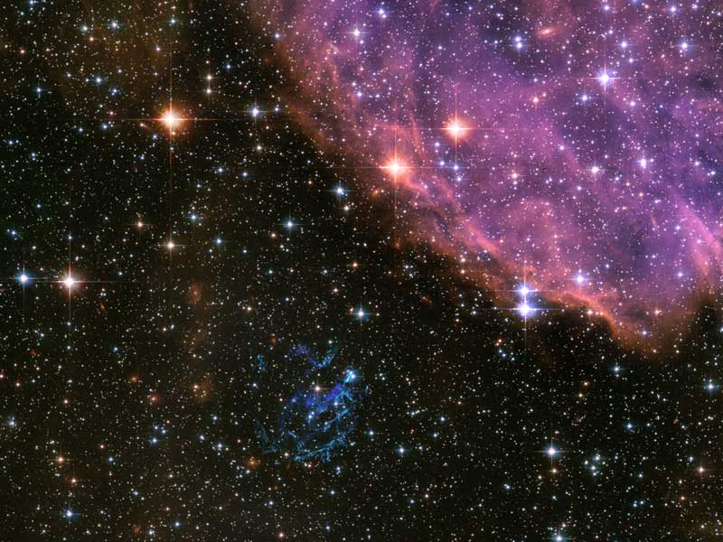 El remanente de la supernova E0102 visto por el Hubble