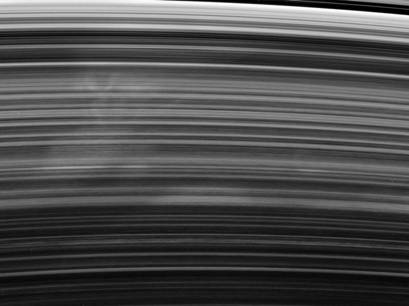 Radios misteriosos en los anillos de Saturno