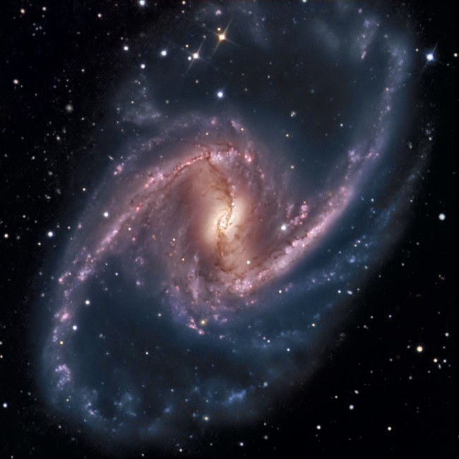 NGC 1365: Majestuoso Universo Isla