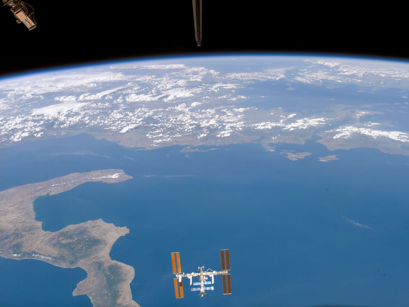 La Estación Espacial sobre el Mar Jónico