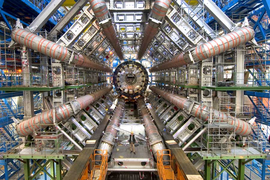 Amanecer del Large Hadron Collider
