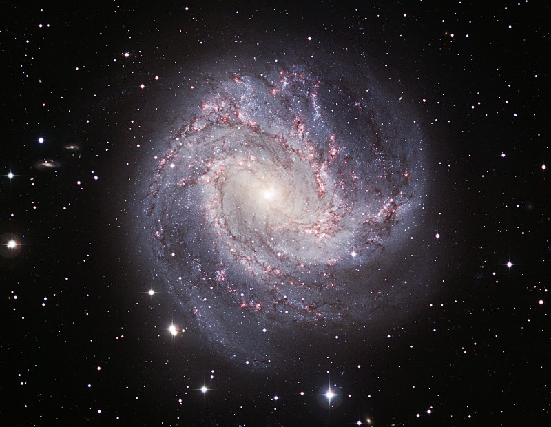 M83: La Galaxia de los Mil Rubíes